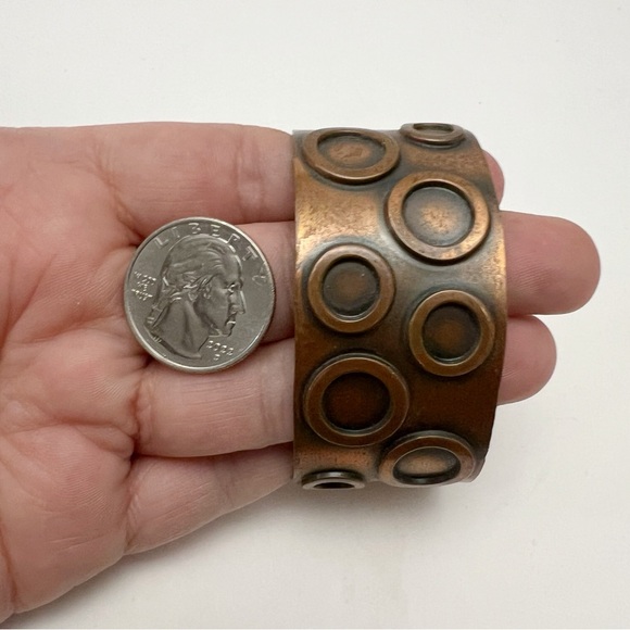 Vintage Modernist Bell Trading Post Solid Copper Circle Motif Cuff Bracelet - Picture 2 of 8